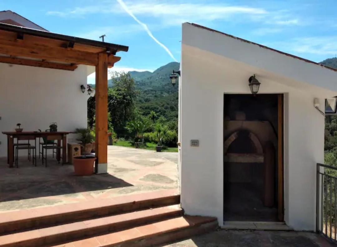 Holiday Apartment Villa Camilla เชฟาลู ภายนอก รูปภาพ